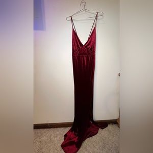 Red faux velvet fitted dress with slit up the leg